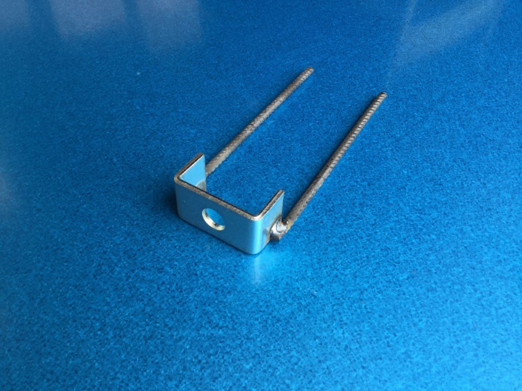 フランジ金物